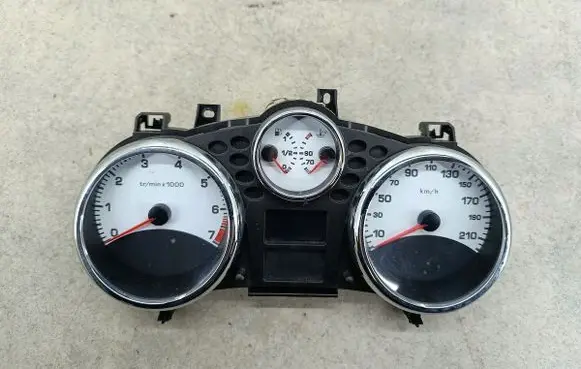 Peugeot 207 Speedometer (instrument cluster) 