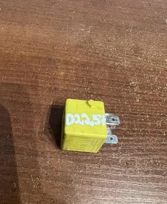 Mercedes-Benz B W245 Other relay A0025421419 D2257