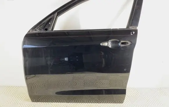 Alfa Romeo Stelvio Front door 