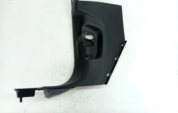 Foot area side trim