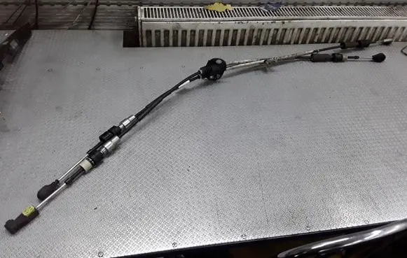 Volvo S80 Gear shift cable linkage 31272234