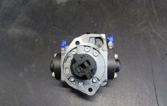 Mazda CX-5 Fuel injection high pressure pump SH0113800