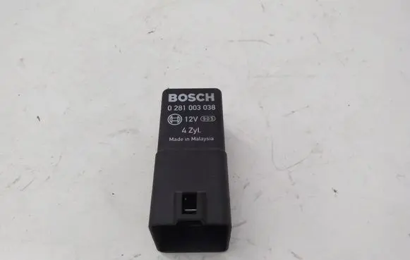 Volkswagen PASSAT B6 Glow plug pre-heat relay 038907281D 0281003038