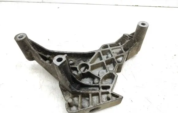 Volkswagen Caddy Engine mounting bracket 03G199207F