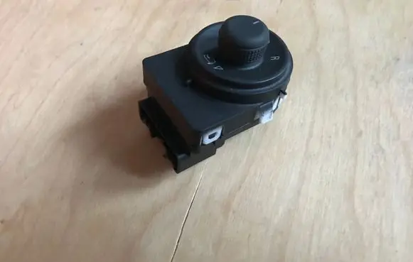 Opel Astra J Wing mirror switch 13345014