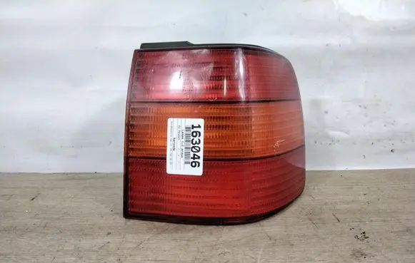Volkswagen PASSAT B4 Rear/tail lights