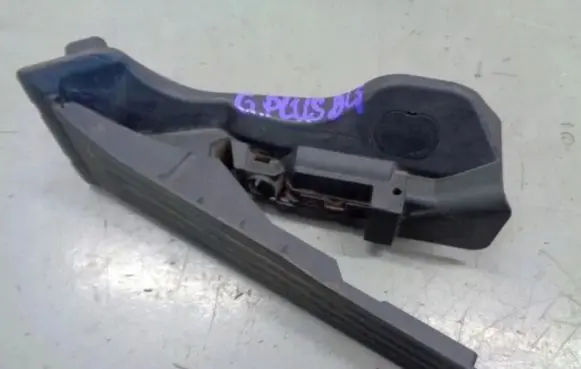 Volkswagen Golf V Accelerator pedal position sensor 