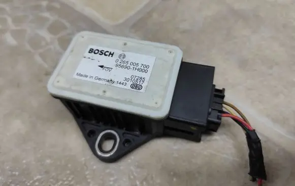 KIA Ceed ESP acceleration yaw rate sensor 0265005700 956901H000