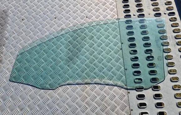 Volvo C30 Front door window/glass (coupe) E643R00050
