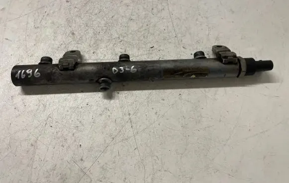Mercedes-Benz ML W164 Fuel main line pipe A6420700695 0281002504
