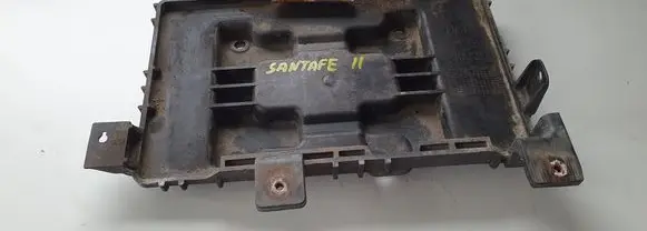 Hyundai Santa Fe Battery tray 