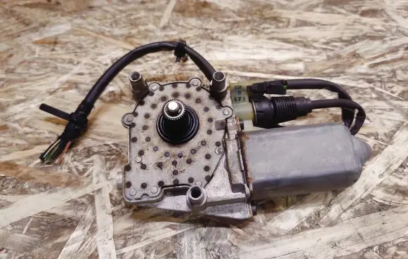 Mercedes-Benz S W140 Front door window regulator motor 0130821514 190458100