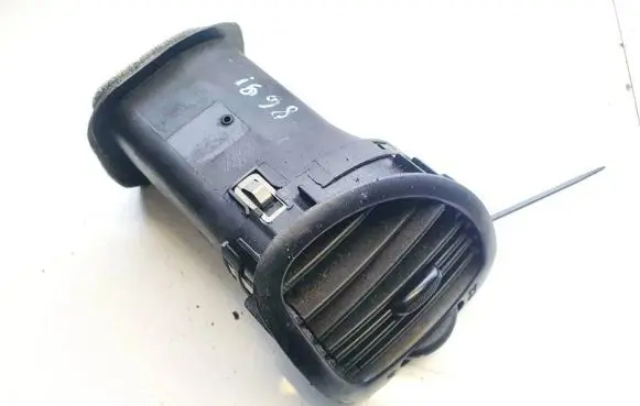 Ford Galaxy Dash center air vent grill 7m1819704f 95vwa018b08agw