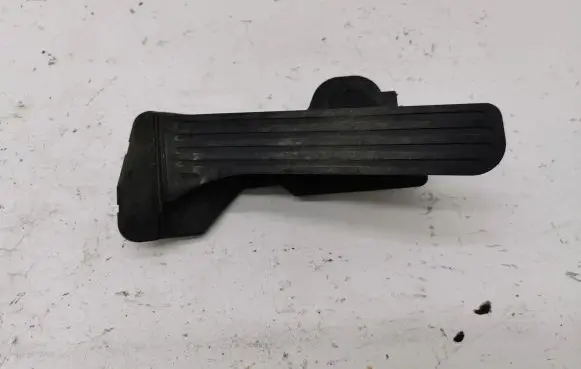 Volkswagen PASSAT B7 Accelerator throttle pedal