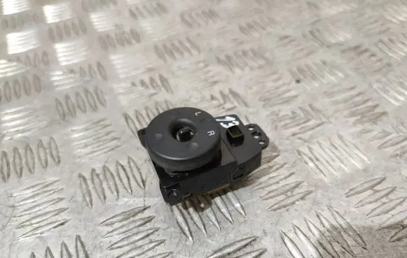 Hyundai Accent Wing mirror switch 202005064