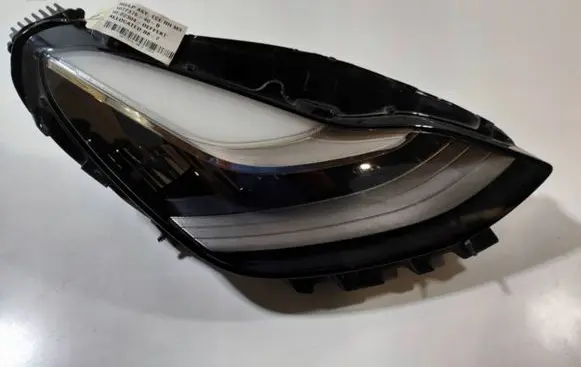 Tesla Model 3 Headlight/headlamp 1077376