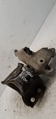 Renault Twingo II Engine mount vacuum valve 