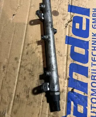 Mercedes-Benz E W211 Fuel main line pipe A6420700695 0600600420