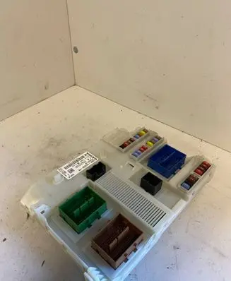 Volvo S80 Fuse module 31343337AA CG9T14C256FA 3659AF01125TP