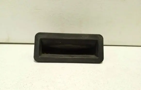Tailgate opening switch