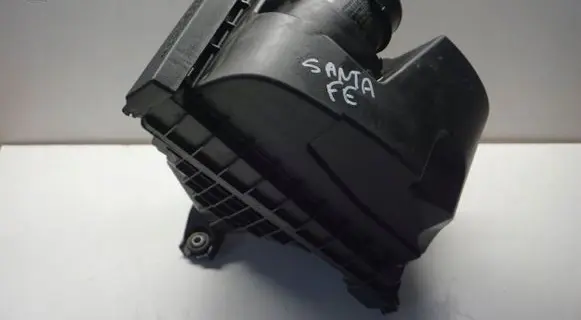 Hyundai Santa Fe Air filter cleaner box bracket assembly 28100S1300