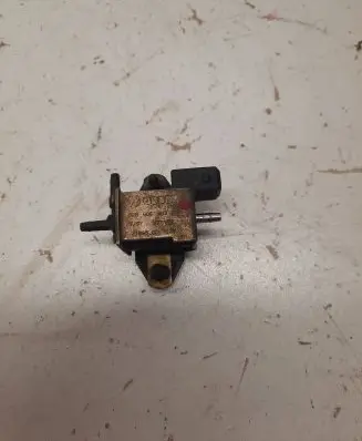 Ford Galaxy Turbo solenoid valve 028906283F 72189500