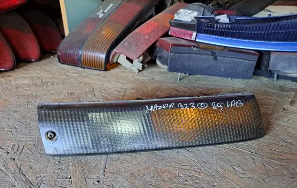 Mazda 323 F Front indicator light 21061311