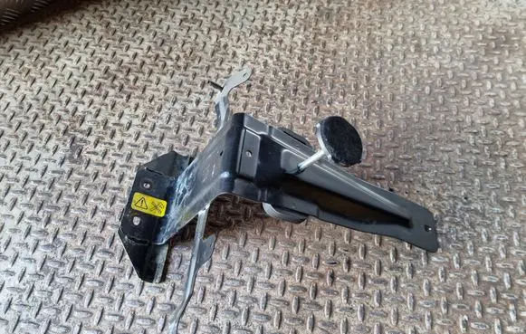 Jaguar XE Spare wheel mounting bracket GX7347066AF