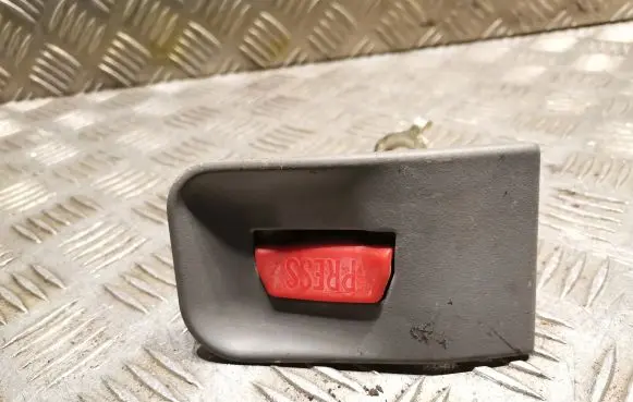 BMW 7 E38 Middle seatbelt buckle (rear) 8125845