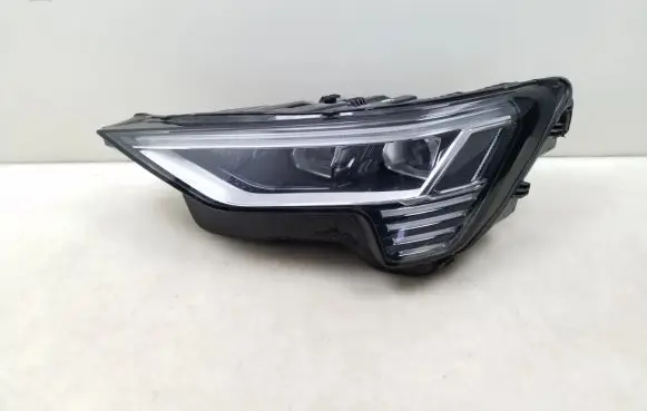 Audi e-tron Headlight/headlamp 4KE941039