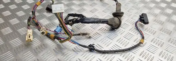 Toyota Corolla E120 E130 Front door wiring loom 821521E161