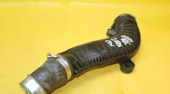 Volkswagen Golf VI Intercooler hose/pipe