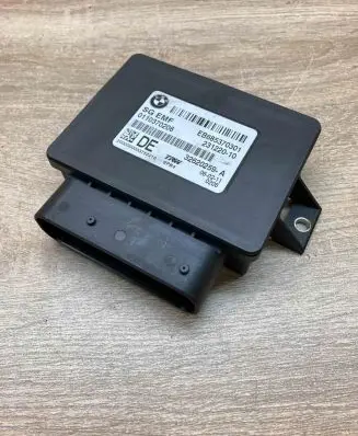 BMW 5 F10 F11 Hand brake control module 6853703 23122010