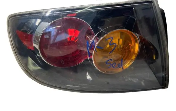 Mazda 3 I Rear/tail lights P2688 E110638