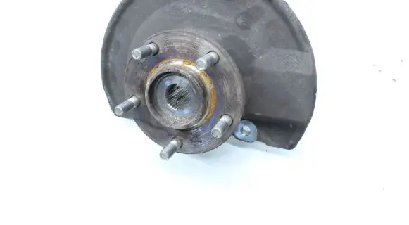 Front wheel hub