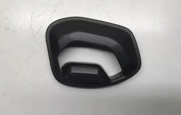 Volvo S80 Seat belt trim 9134220