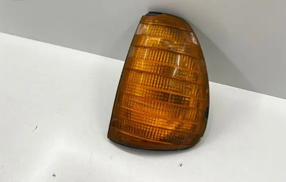 Mercedes-Benz W123 Front indicator light