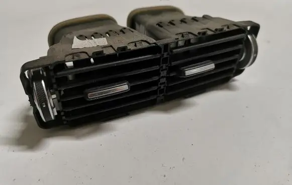 Rear air vent grill