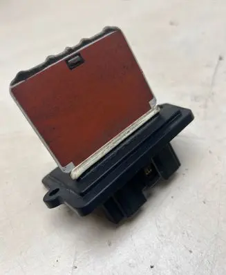 Mazda Premacy Heater blower motor/fan resistor KJ151CB12 1X08E73
