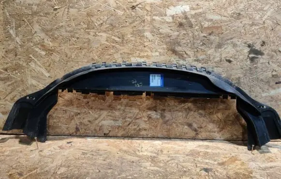 Volvo C70 Front bumper skid plate/under tray 9181986