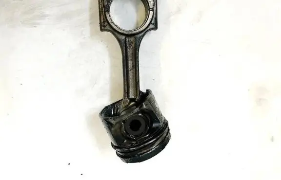 Volvo S60 Piston with connecting rod