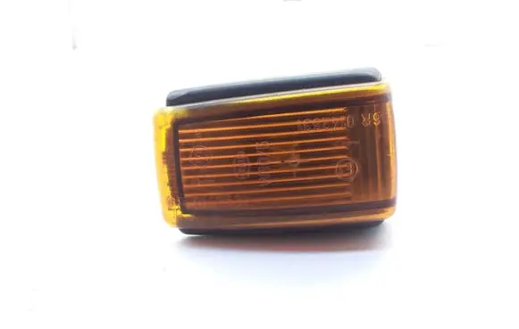 Volvo 850 Front fender indicator light 0142631