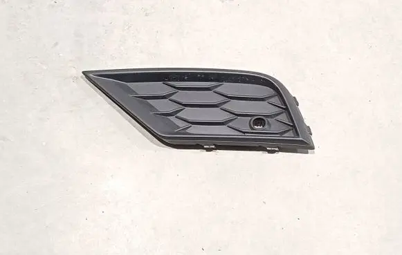 Volkswagen Tiguan Front bumper lower grill 5NA853665A
