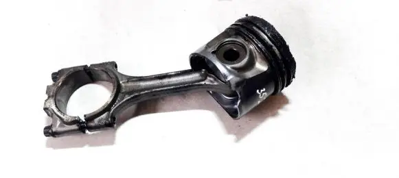 Volvo V70 Piston with connecting rod