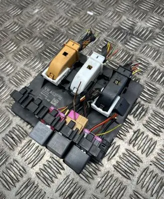 Volkswagen Tiguan Comfort/convenience module 5K0937084B S0028