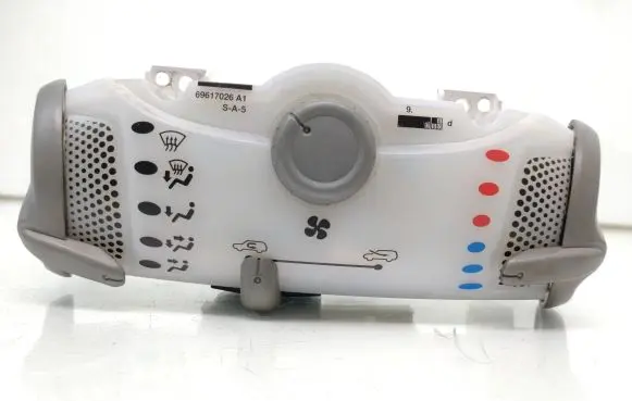 Toyota Aygo AB10 Climate control unit 559000H040