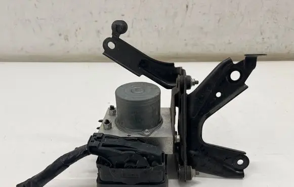 Toyota Yaris XP210 ABS Pump 44540K0151