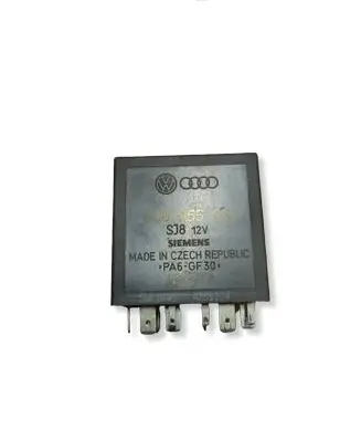 Volkswagen PASSAT B5.5 Window wiper relay 1J0955531