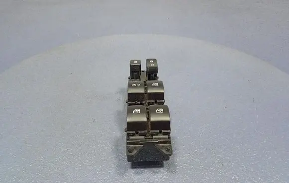 Mitsubishi Outlander Electric window control switch 8608A347