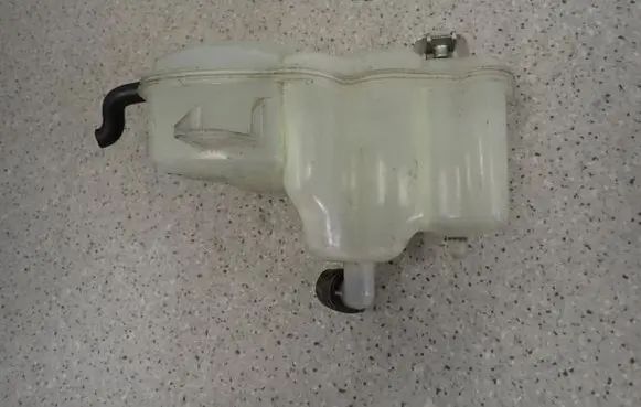 Mitsubishi Colt Coolant expansion tank/reservoir 